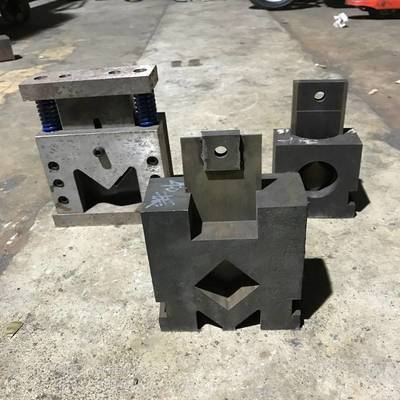 沖斷模具 無毛刺方管切斷模具 佛山億盈現(xiàn)貨沖孔機(jī)模具