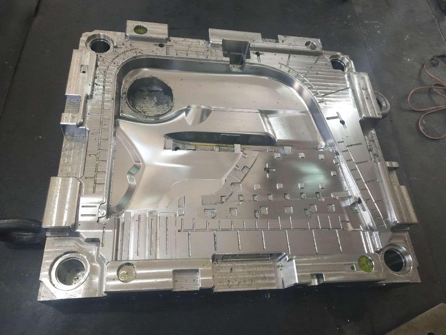 浙江汽車儀表盤模具保險(xiǎn)杠模具哪里有賣