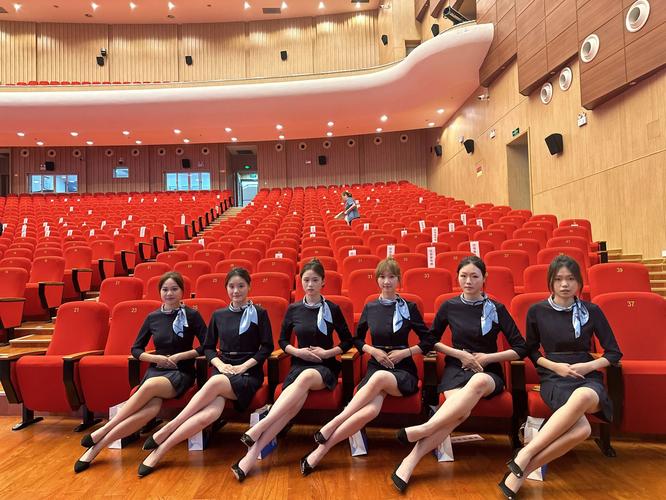 校藝術團禮儀隊受邀參加2025年書香重慶全民閱讀盛典