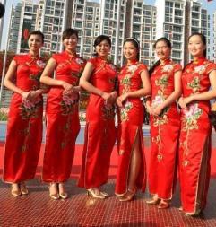 專業禮儀服務在重慶 伴娘伴郎團隊、模特主持與角色扮演的多元化發展