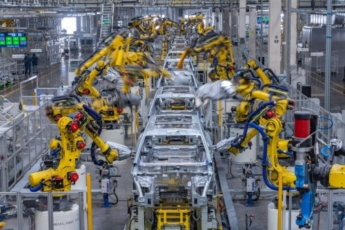 在山城重慶，看“中國(guó)速度” 30秒下線一臺(tái)車(chē)，這個(gè)超級(jí)工廠有點(diǎn)酷